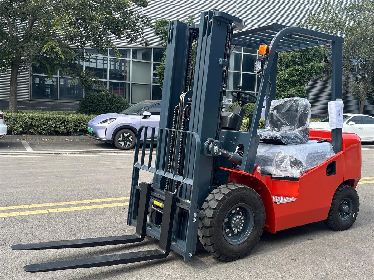 electric forklift-3.jpg