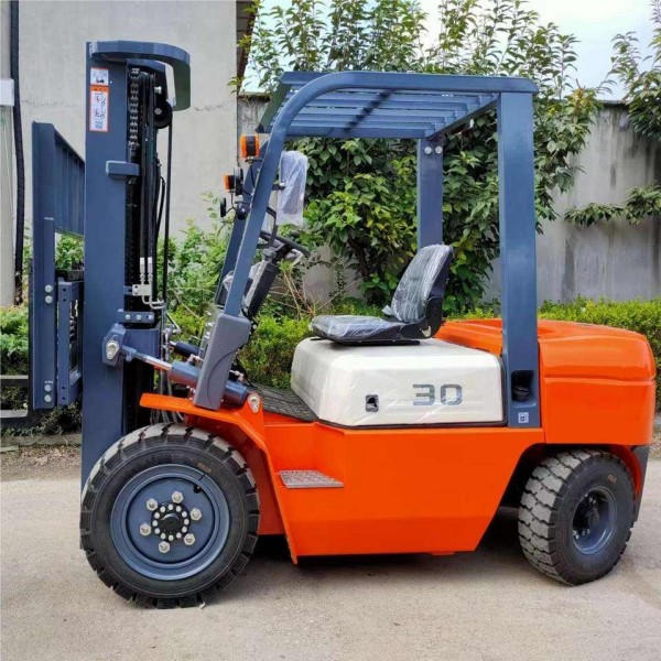 Paano Nakakapagtrabaho nang Madali ang Diesel Fork Truck sa Mahihirap na Gawain