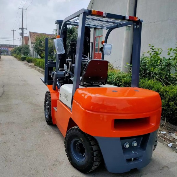 Mga Benepisyo ng Diesel Fork Truck sa Iba't Ibang Industriya