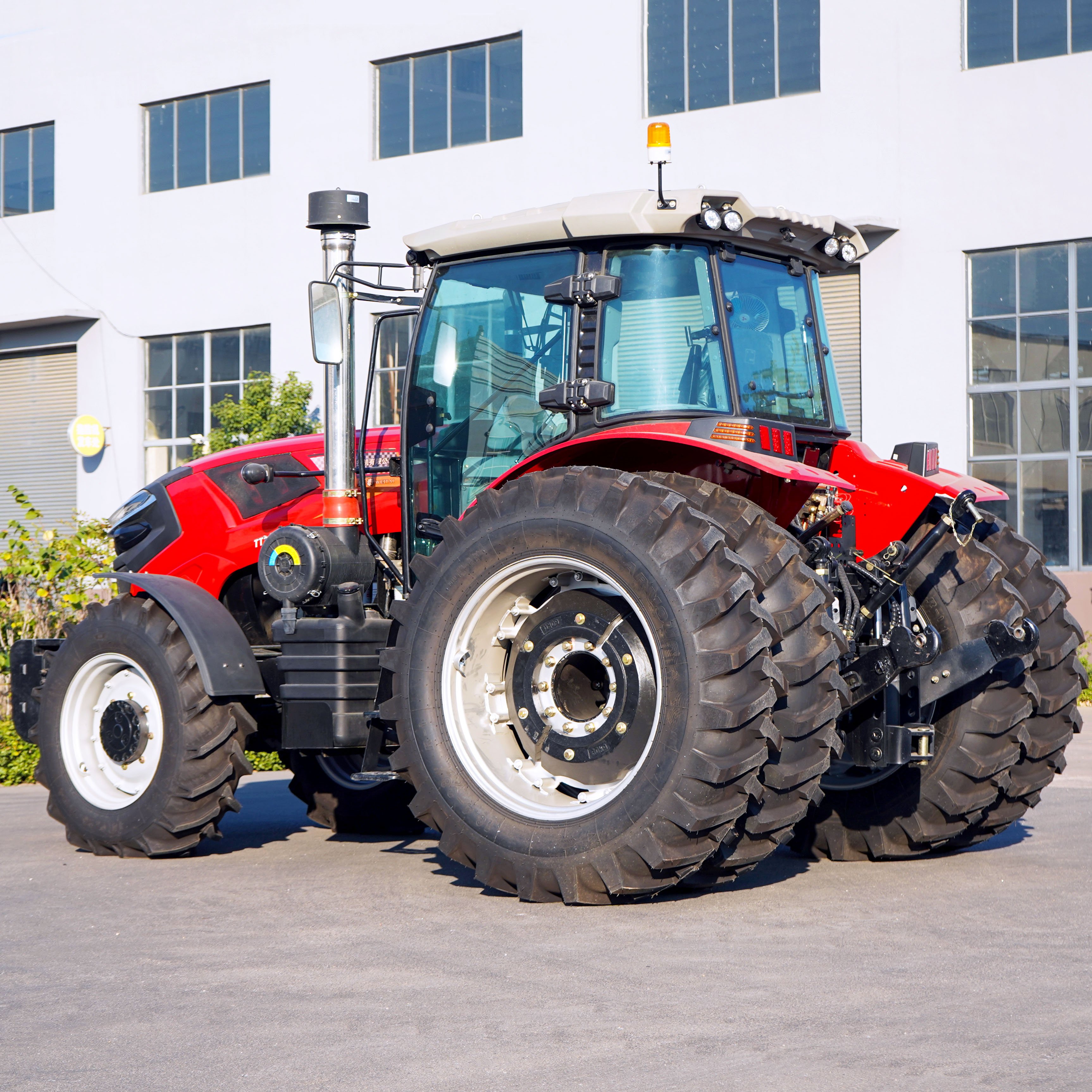 High  Quality New Tractor Best Efficient China Wholesale Agriculture Tractors EPA Engine 4 Wheel Tractor