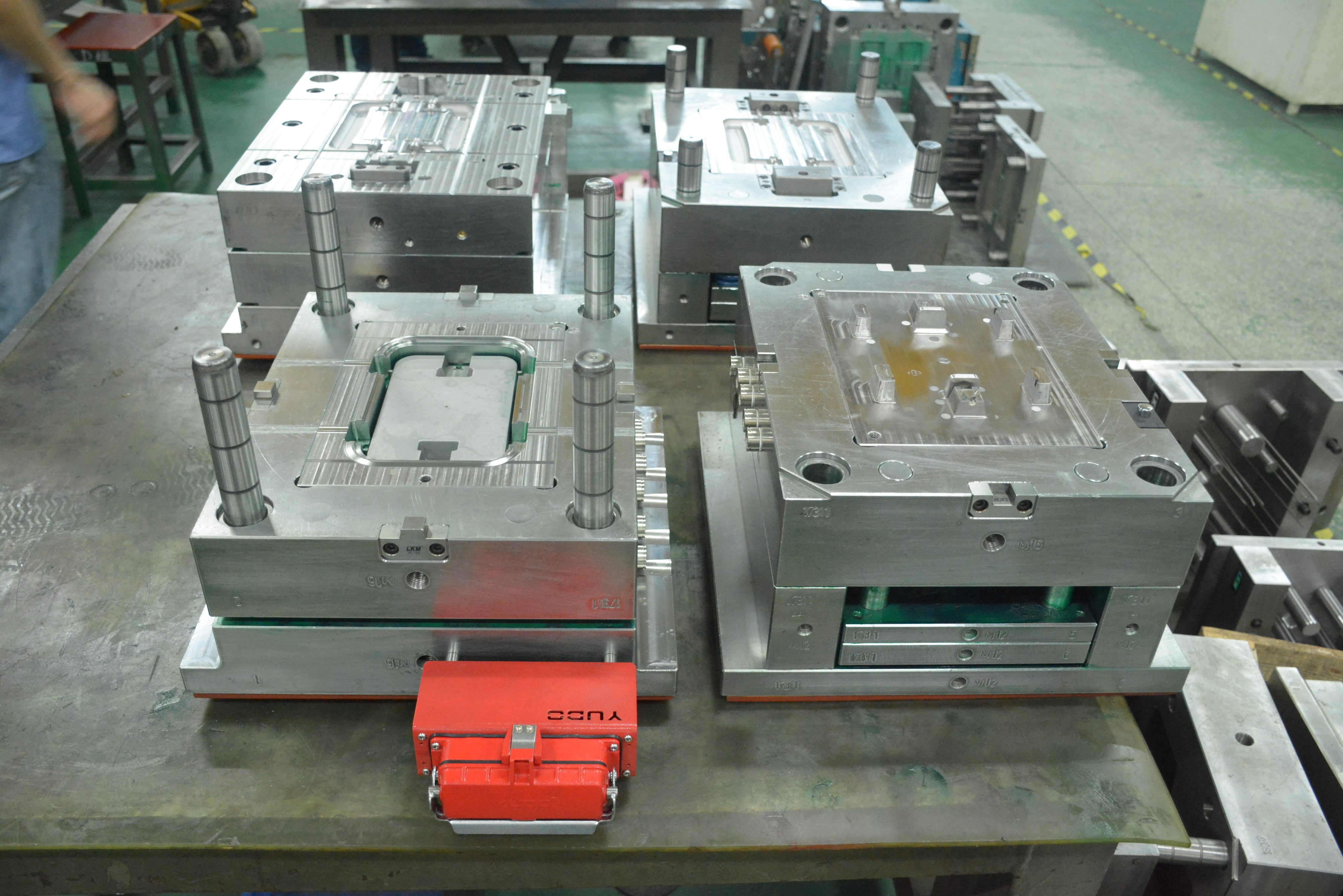How to Choose the Right Two Colour Injection Moulding Partner for Your Business