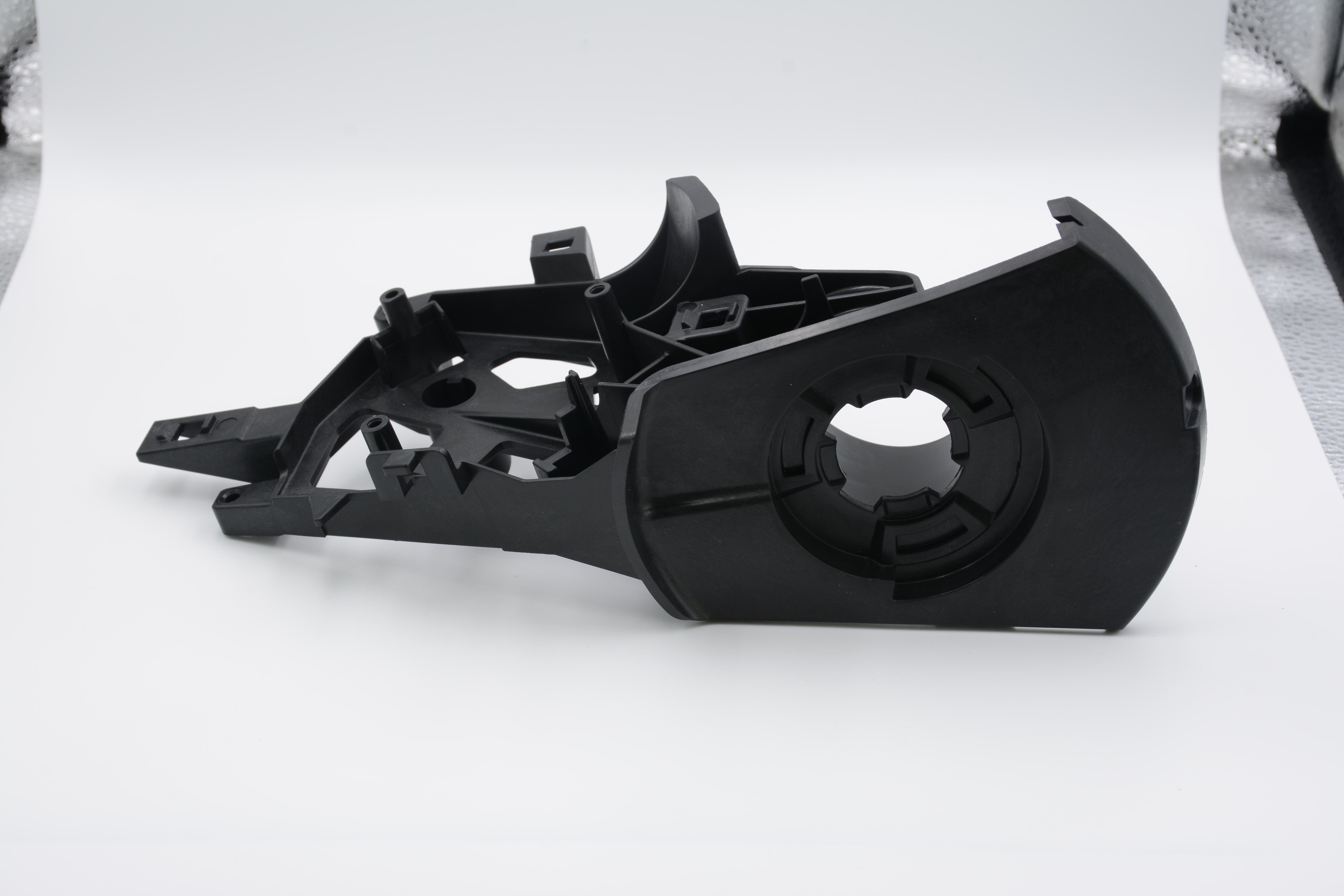 What Are the Advantages of Wholesale Resin Injection Molding?