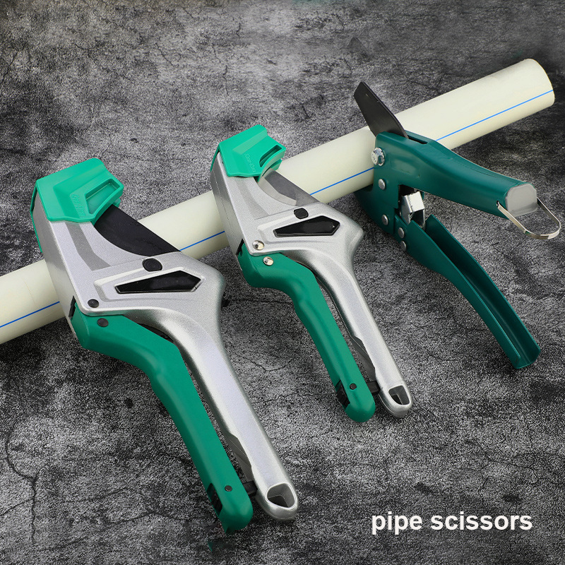Large heavy-duty cutting knife for PVC pipes, quick cutting blade for PPR water pipes, and small pipe cutting knife