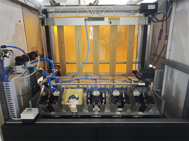 Vertical Bagging Machine was designed for packing eye mask.
