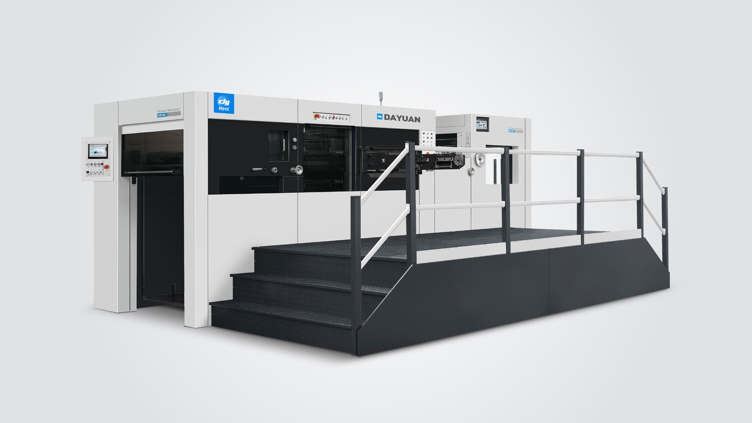 Automatic flatbed die cutting machine