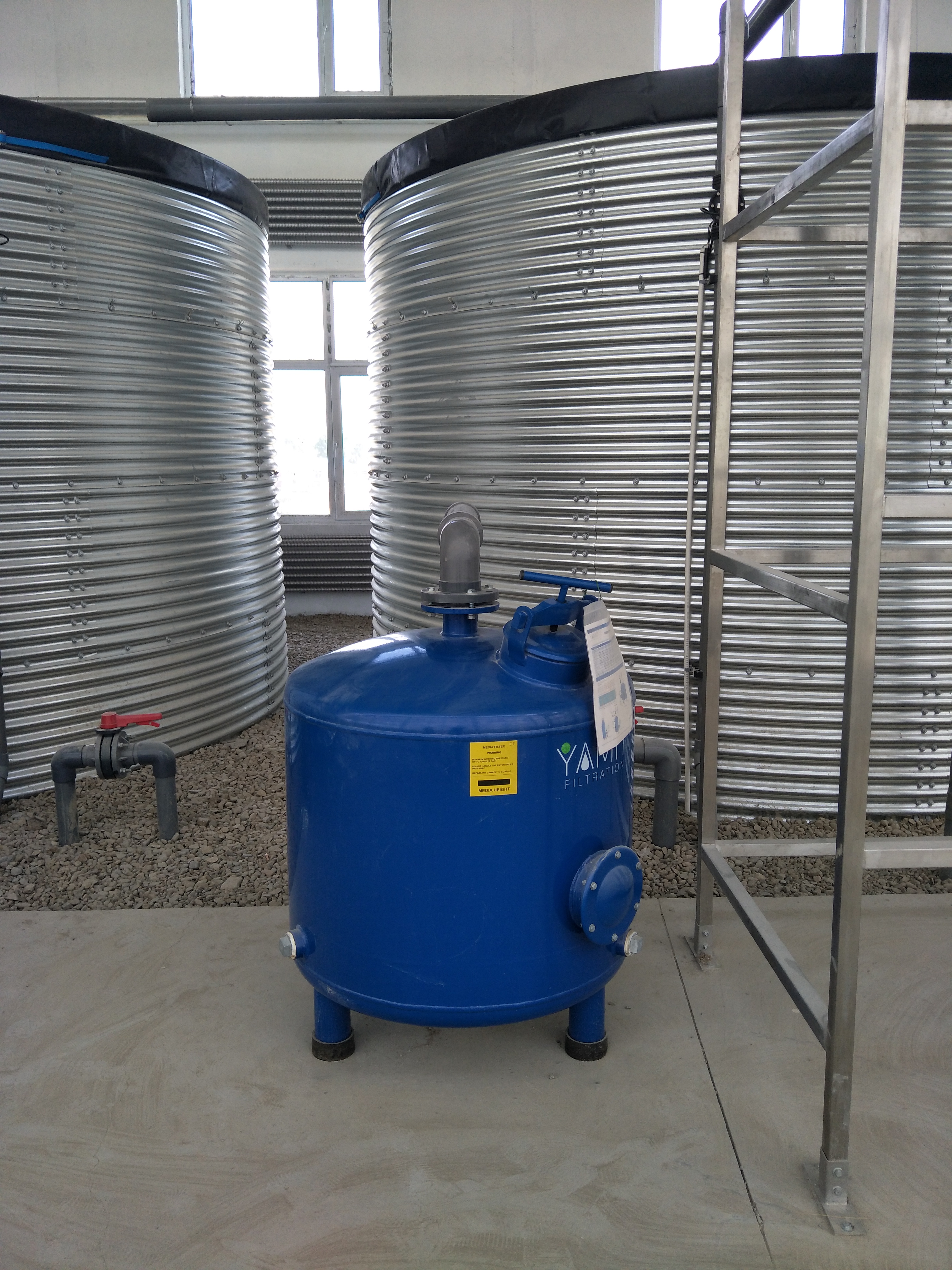 What Do Wholesale Buyers Need to Know About Greenhouse Watering Solutions?