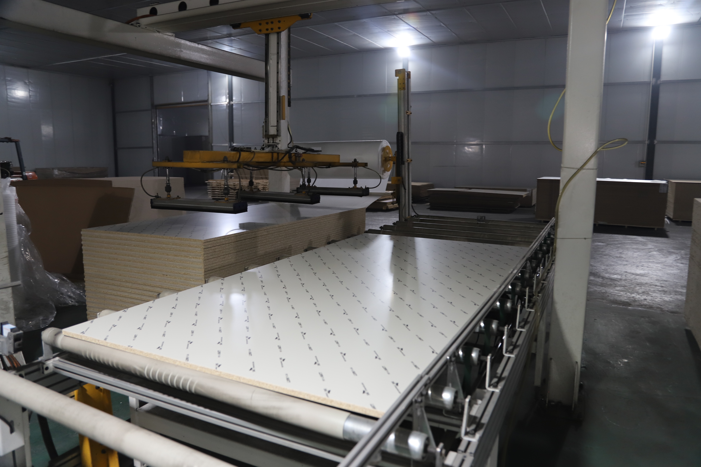 PET Chipboard vs Melamine Chipboard for Projects?