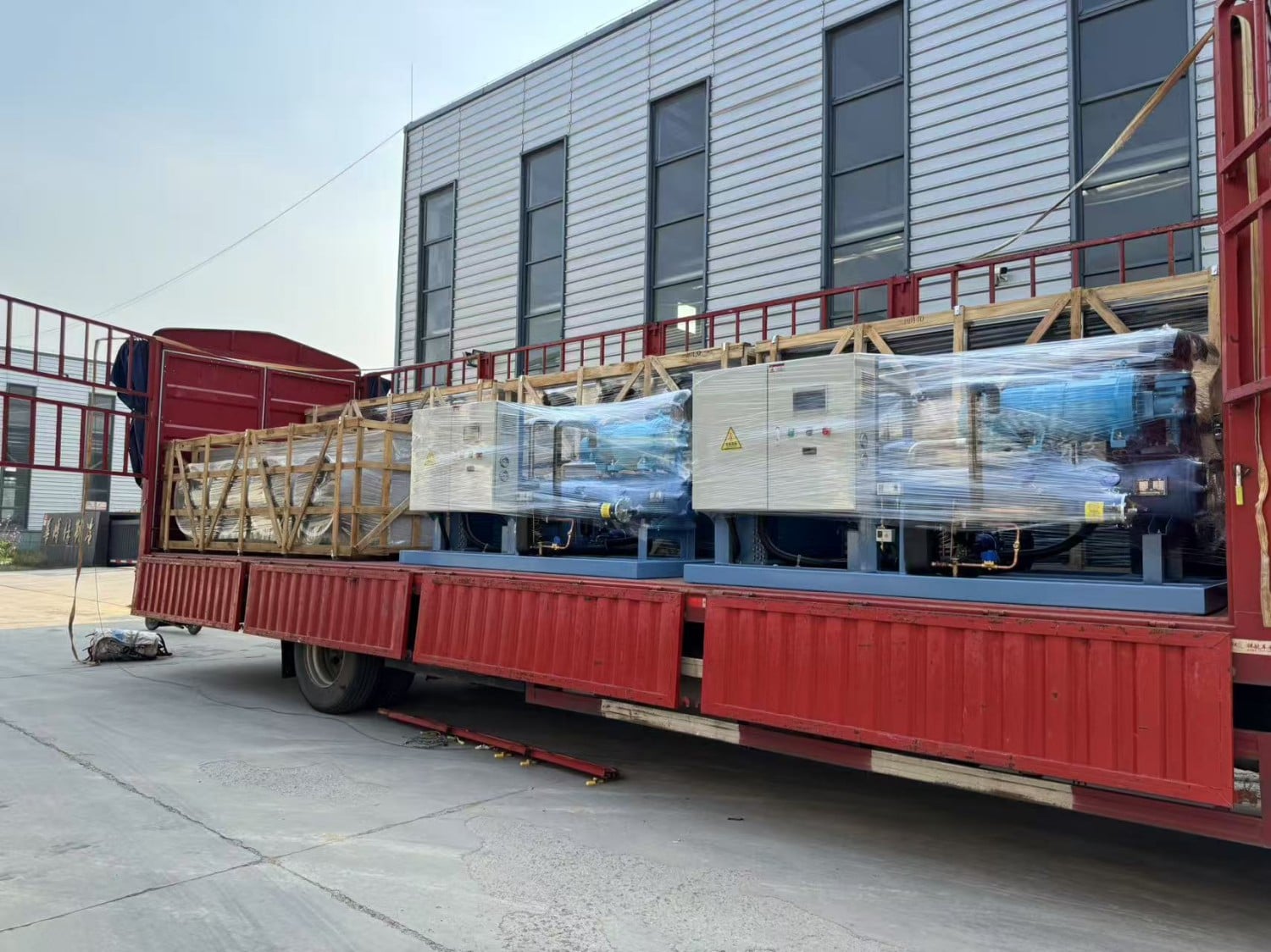 Logistics transportation (7).jpg