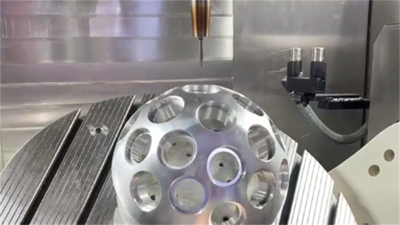 AI is deeply integrated with industrial scenarios, and CNC five-axis linkage technology leads the way