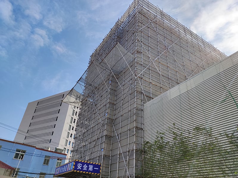 Technical exploration of improving the load-bearing capacity of old shopping malls: from design to construction