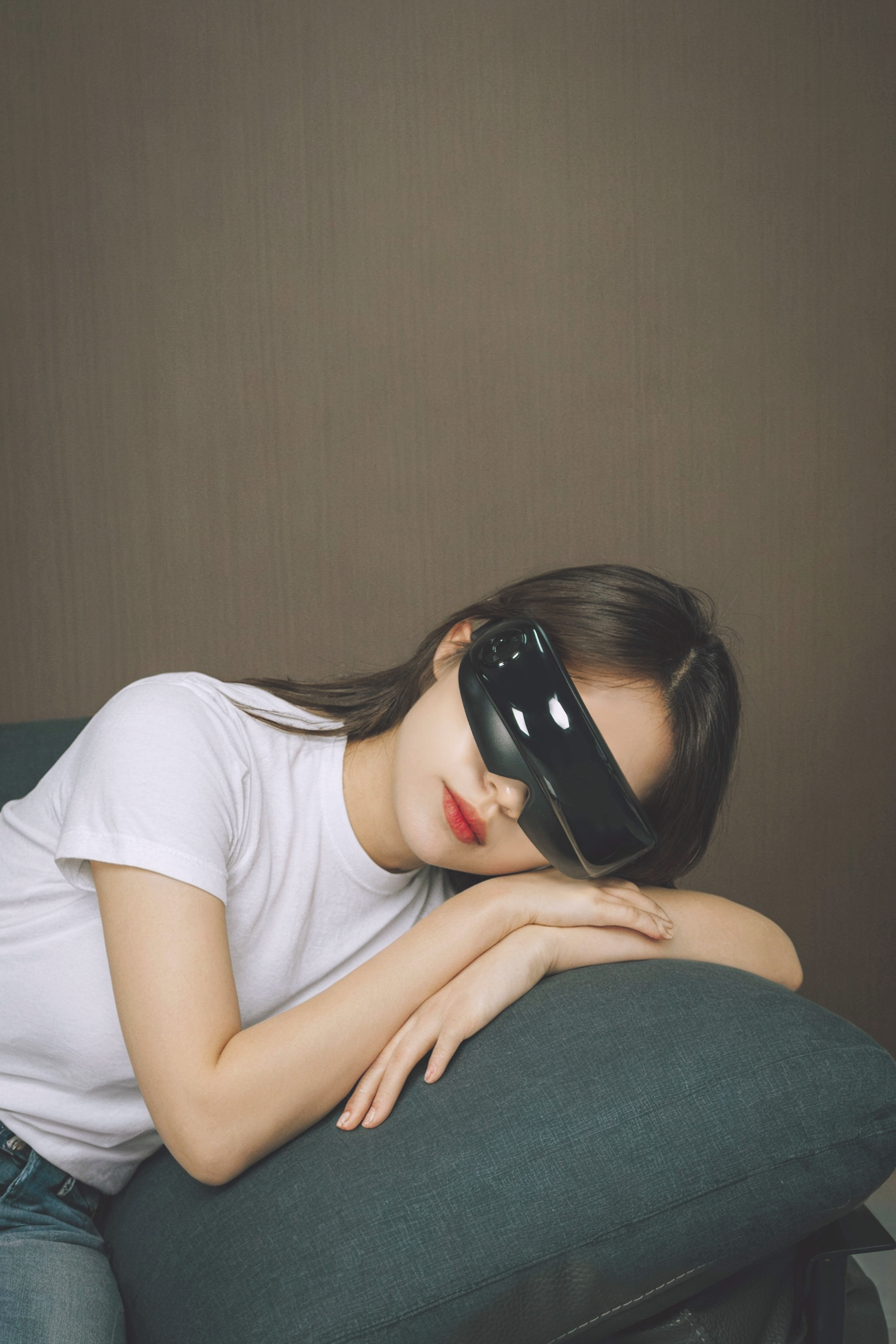 High-Capacity Power Efficiency and Long-Lasting Ocular Recovery