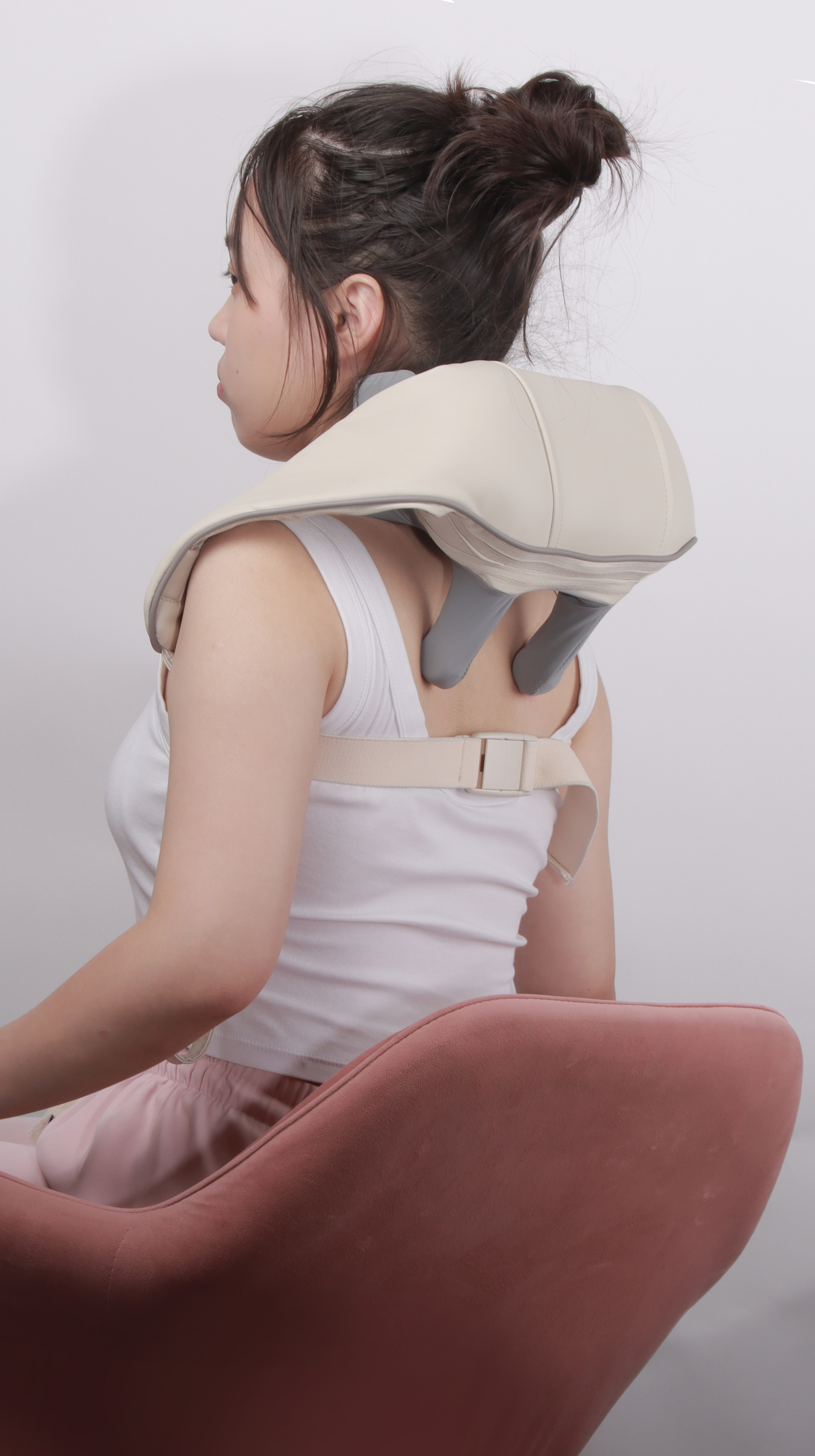 Ergonomic Arm Straps & Portable Design