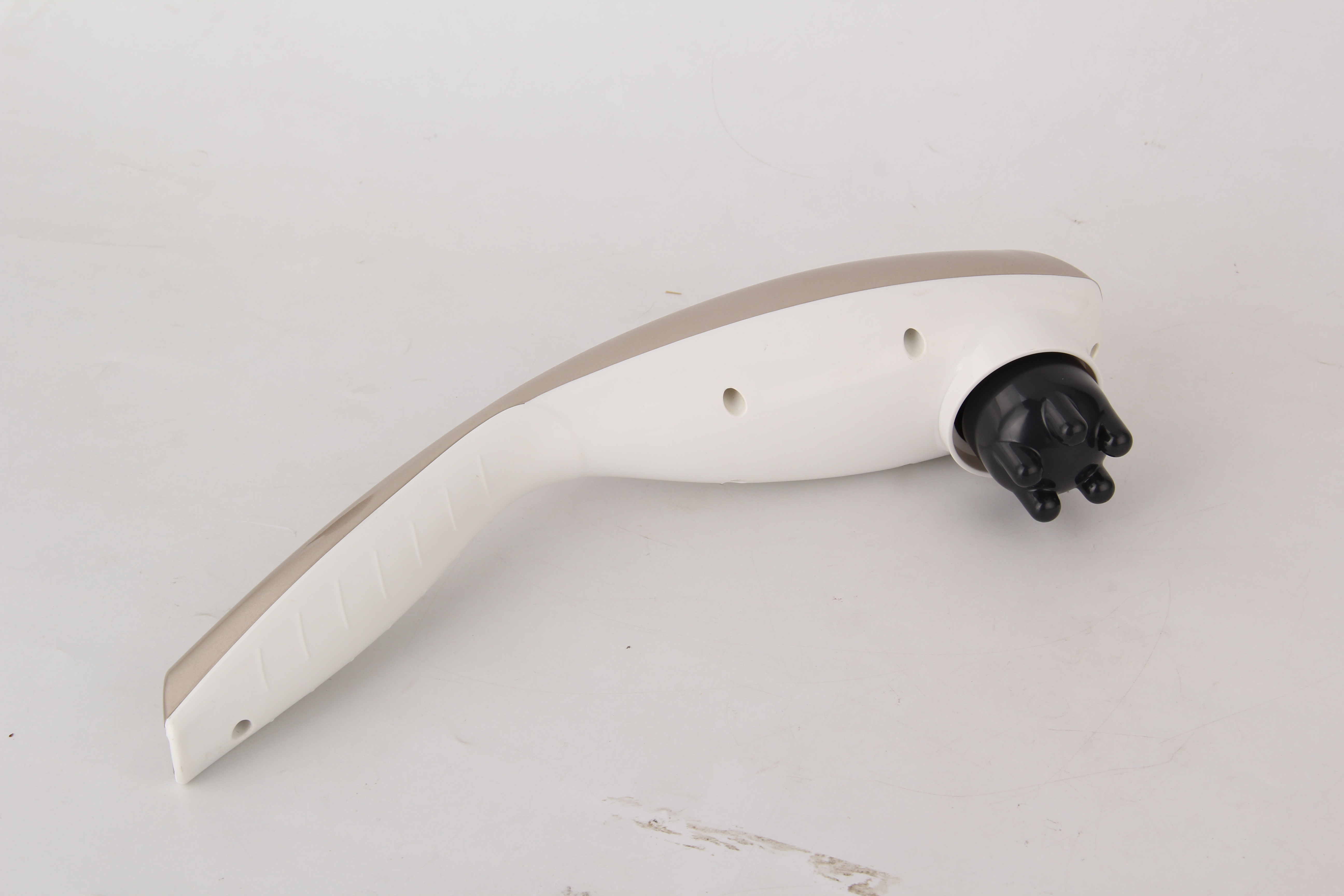Multi-Grip Ergonomic Frame for Full-Body Coverage