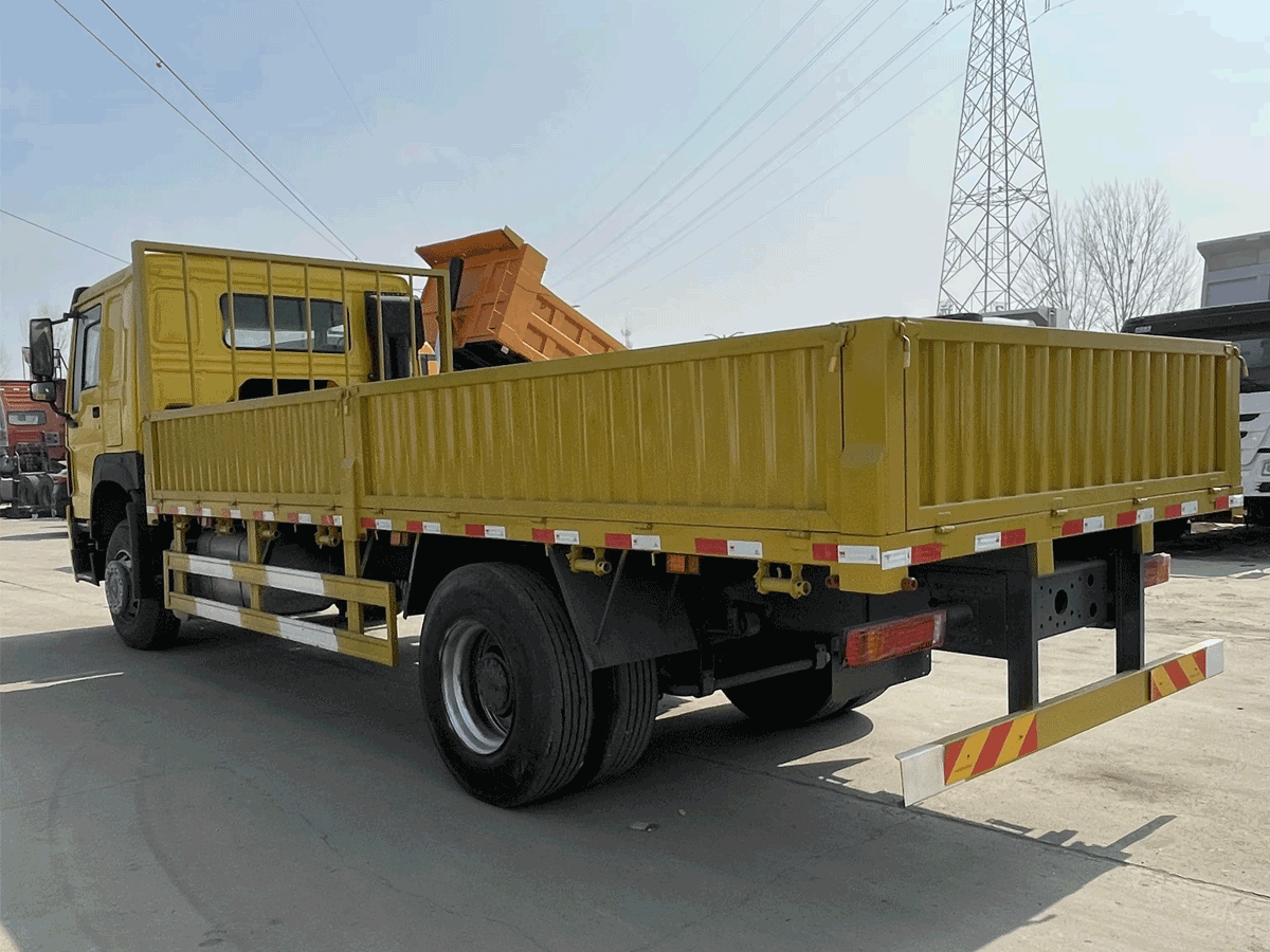 Brand New Sinotruk HOWO  4x2 10 25 30 Ton Side Wall Cargo Truck supplier