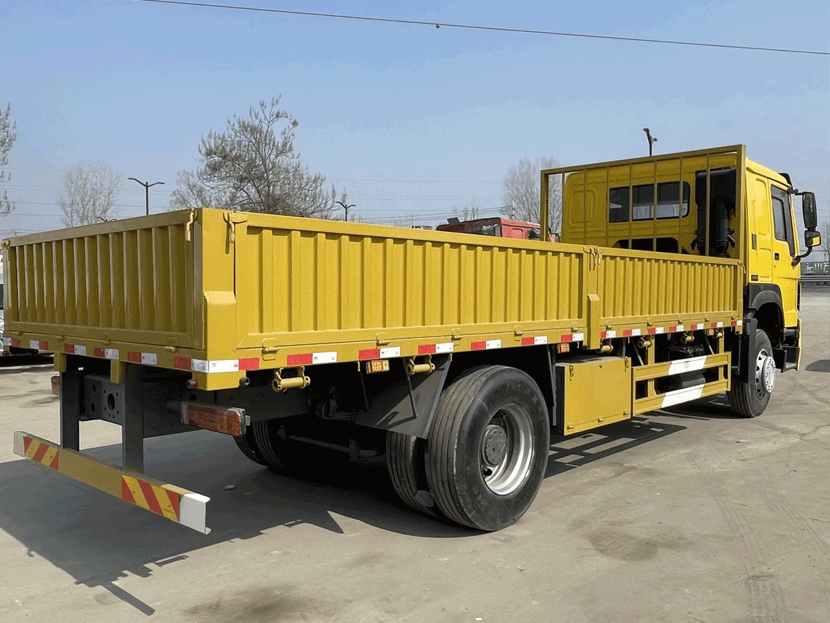 Brand New Sinotruk HOWO  4x2 10 25 30 Ton Side Wall Cargo Truck details