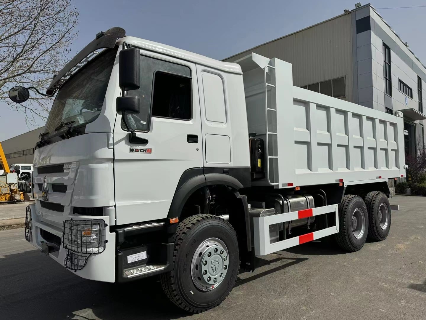 Used Dump Trucks: Cost - Effective Solutions for Small - Scale Projects
