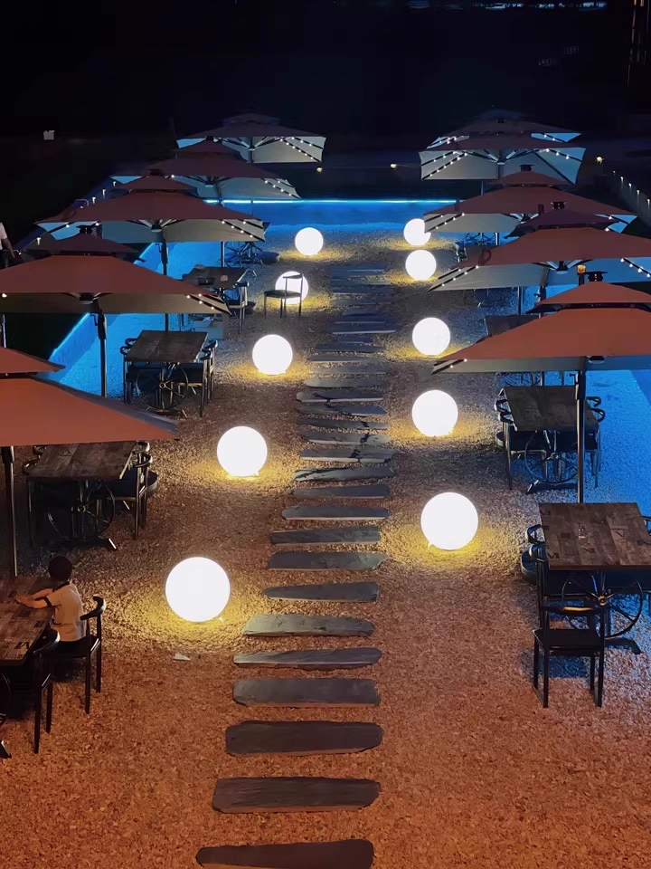 LED Glow Balls for Landscape & Garden Design