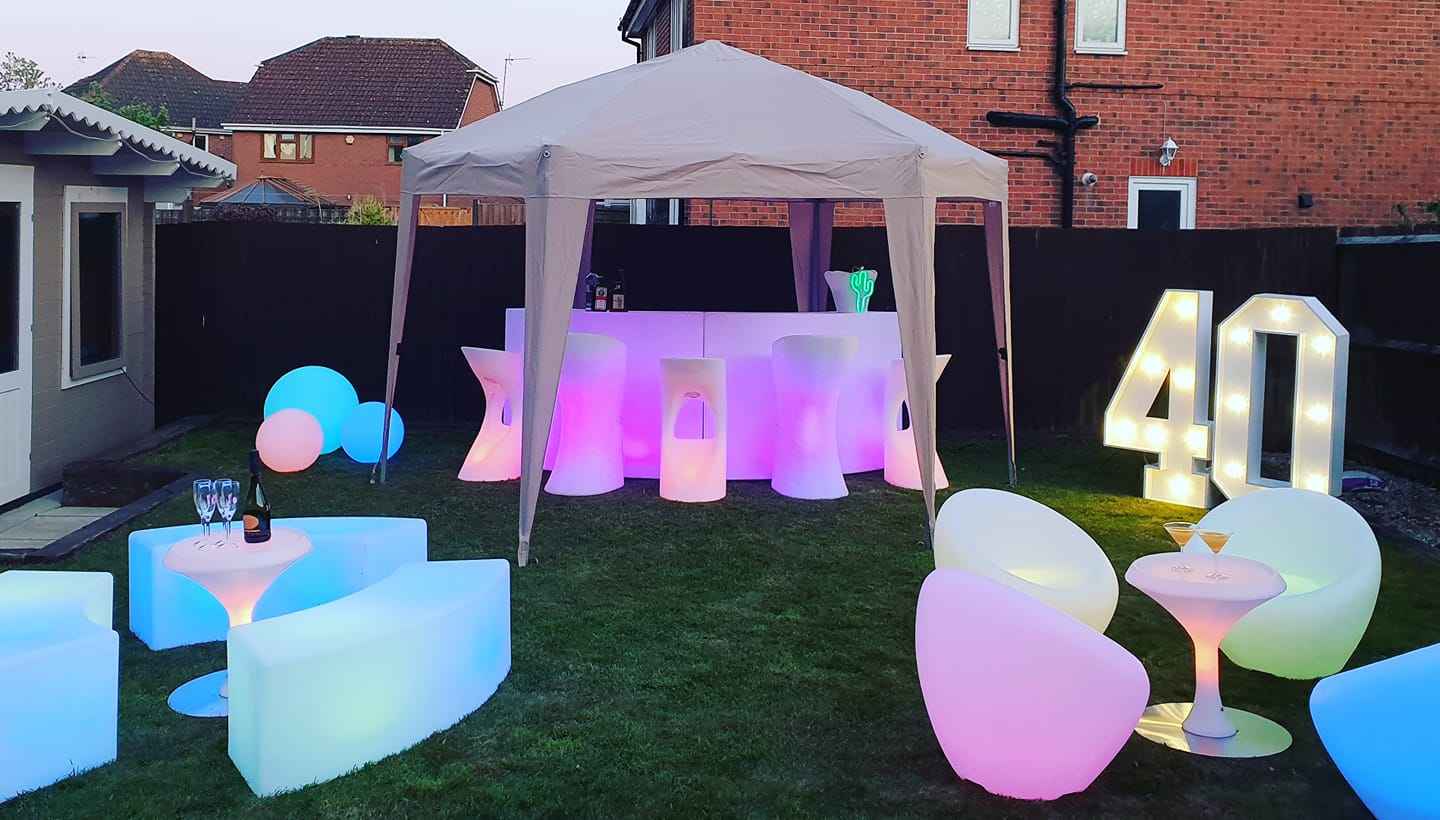 How to Light Up a Garden Wedding: A Planner's Guide to LED Furniture