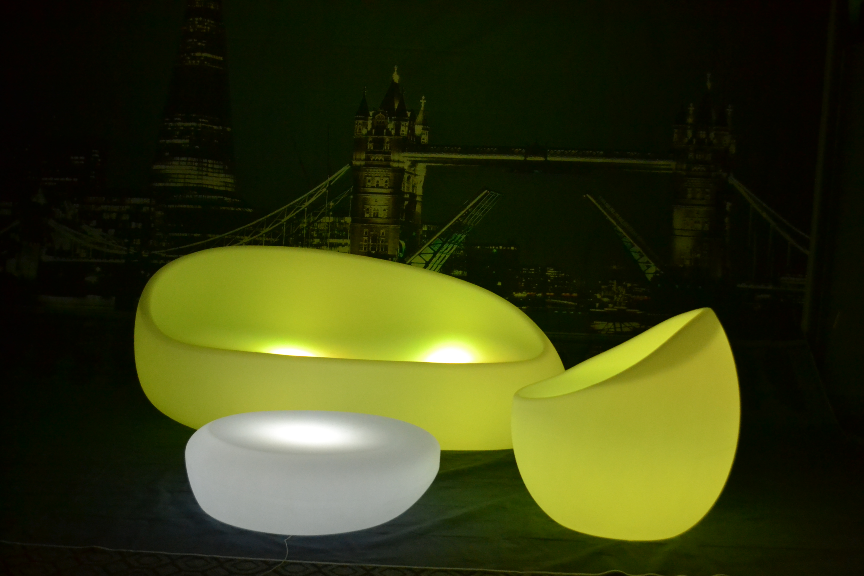 So individualisieren Sie LED-Theken-Tische für maximale Wirkung bei Veranstaltungen