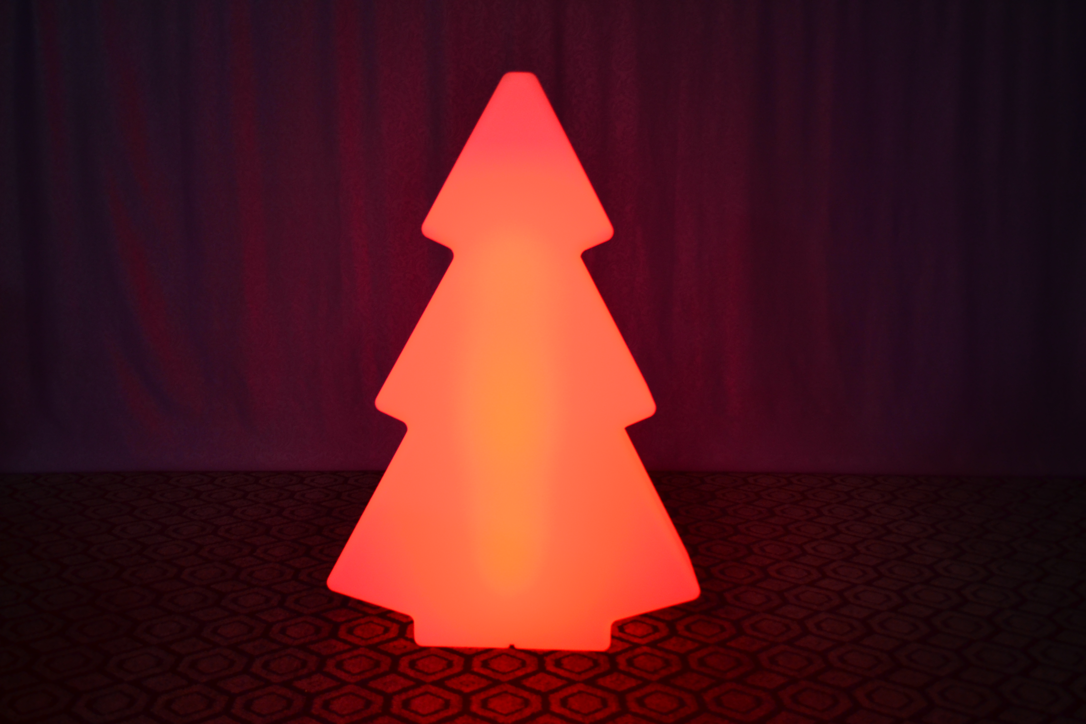 How to Enhance Your Retail Store with Trendy Colored Christmas Lights