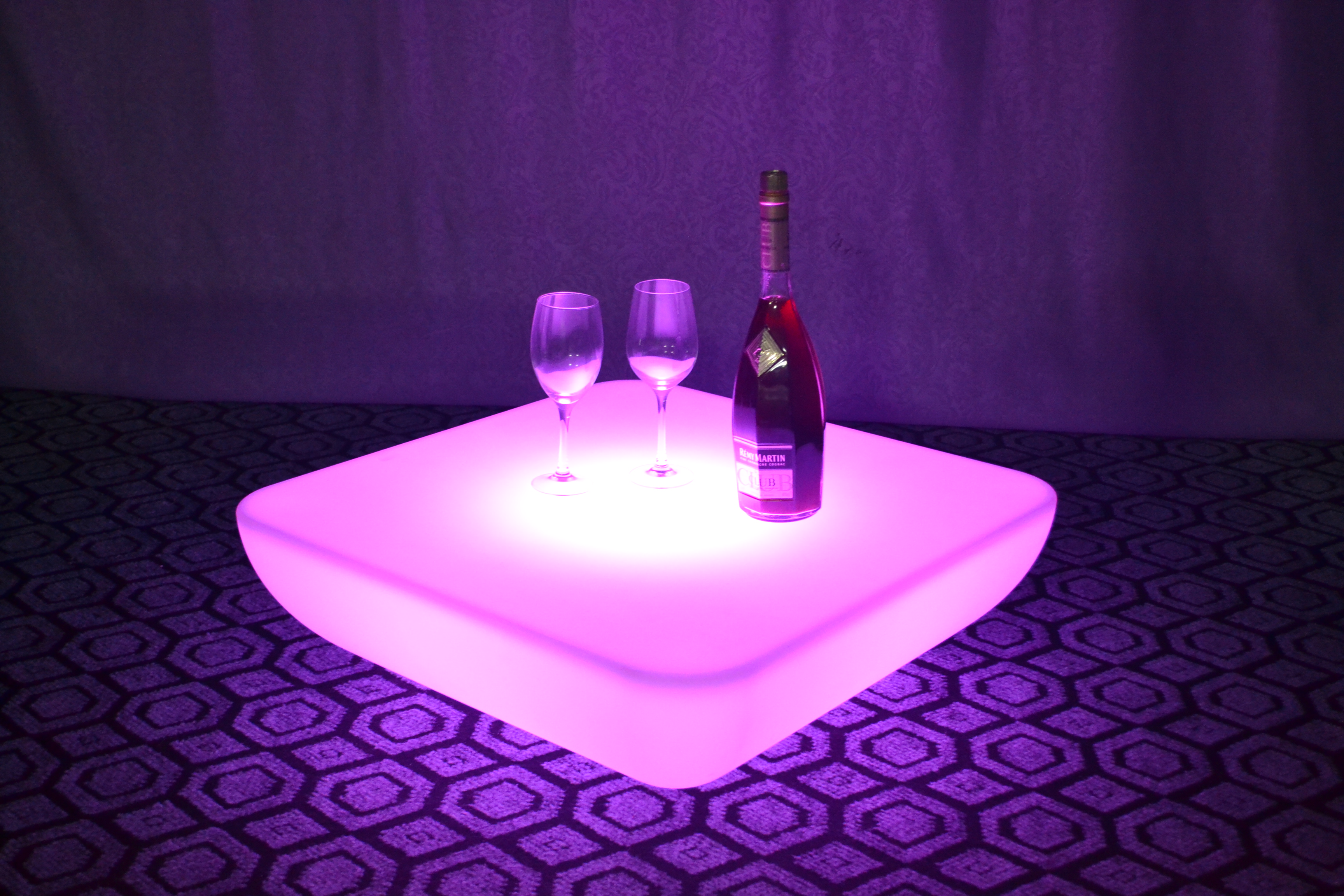 What Features to Look for in High-Quality LED Garden Tables