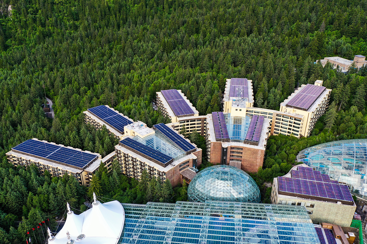 Solar Hot Water Solution—Tourism Hotel Solar Hot Water Project