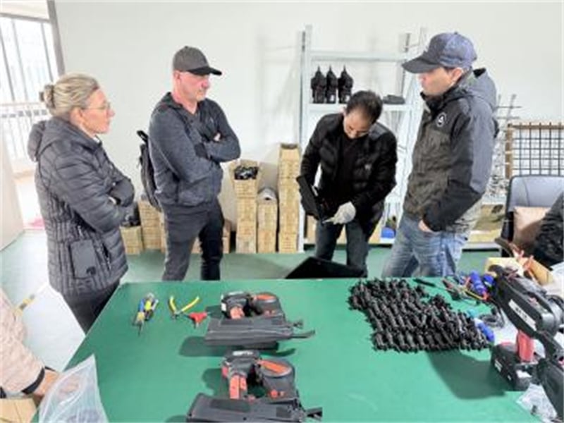 Groups of European Clients Visit Our Factory & Place Orders on the Spot With High Recognition of Product Quality
