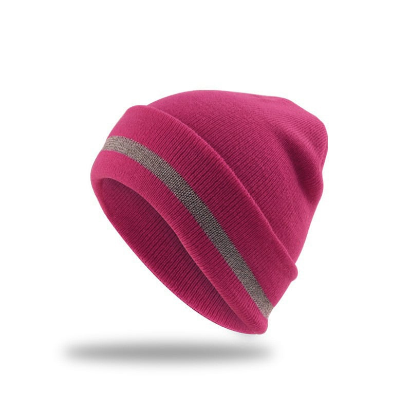 Hata Beanie Leathrach Dathúil le Foirgneamh