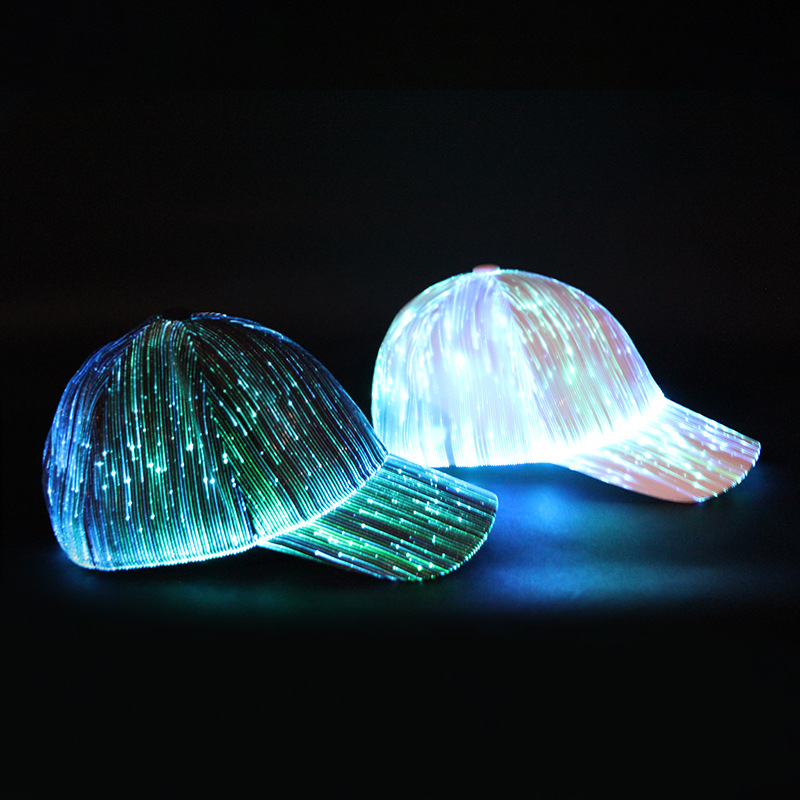 LED čepice s nápadným svítícím podsvícením