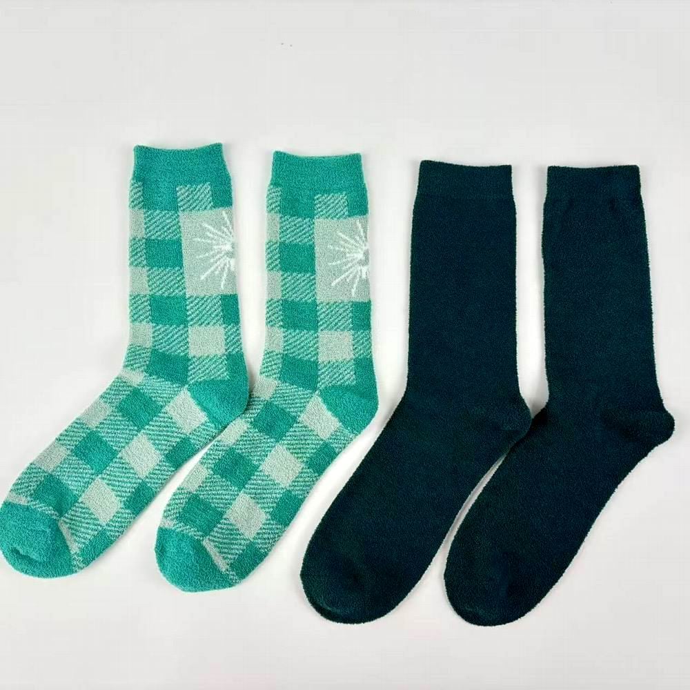 Custom Jacquard Logo Fuzzy Socks for Normal Use