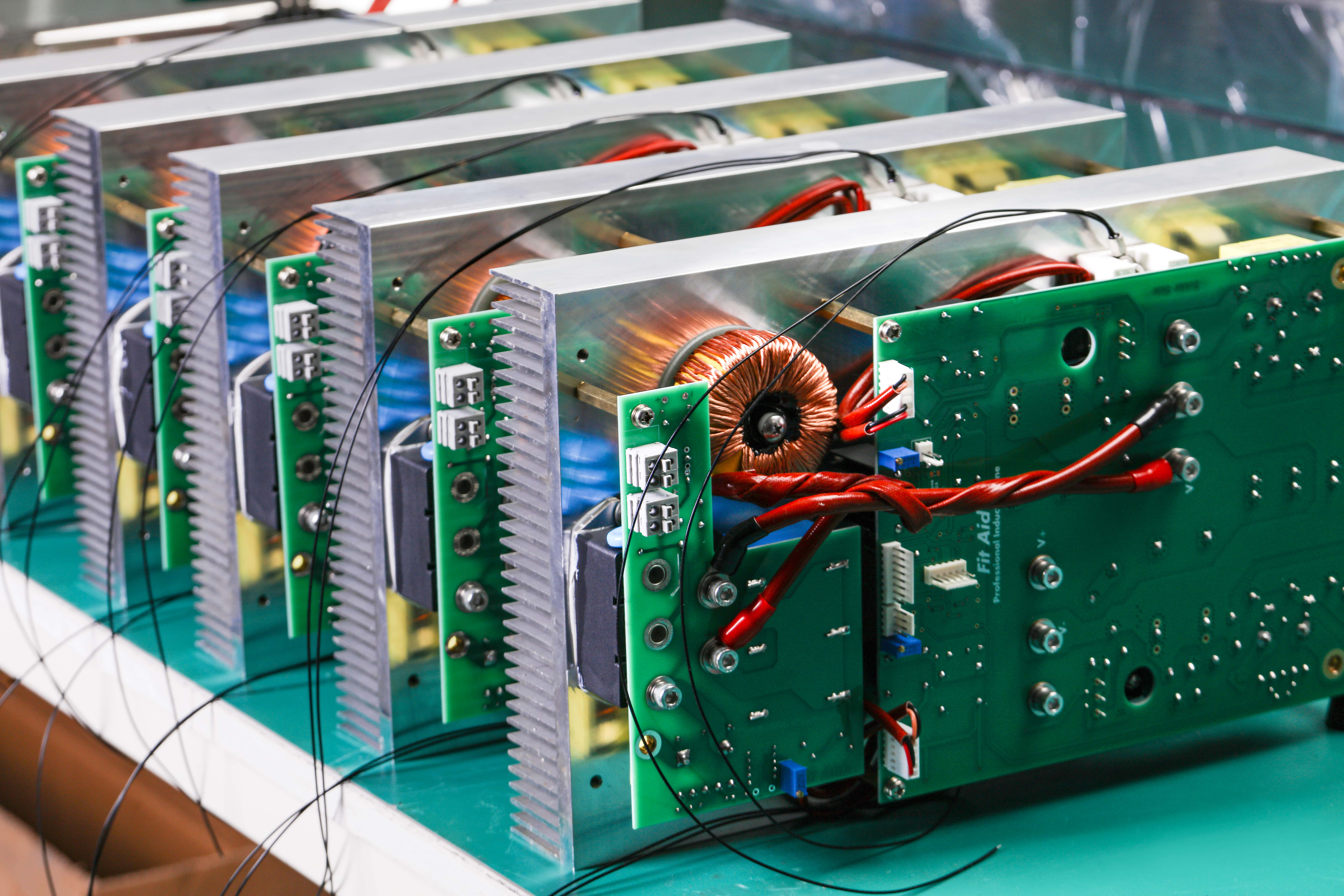 1. Compact Power & Precision Control(8fc0a7a970).jpg