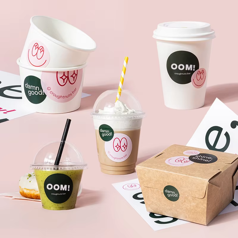 Varför är anpassade tryckta papperscups för glass populära bland caféer?