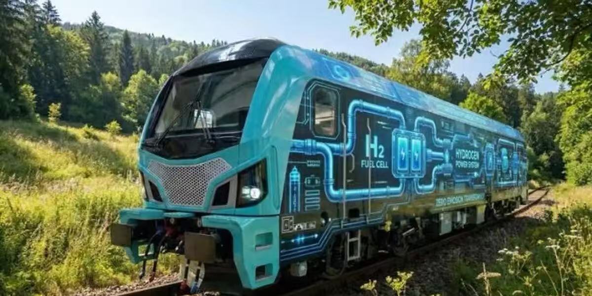 Turkija: vandenilio varomosios traukinio kūrimo projektas prasideda tyrimų ir plėtojimo etape, Turkija ir Jungtinė Karalystė kartu skatina žaliąją geležinkelio viziją