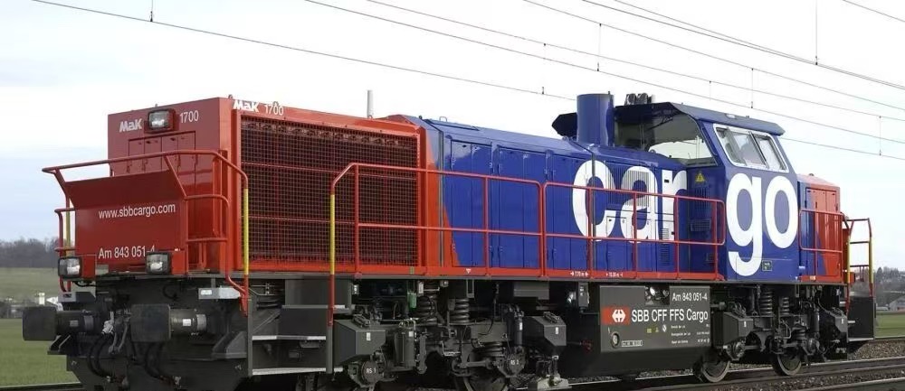 Švajčiarsko: Spustilo nákup 55 novogeneračných hybridných lokomotív