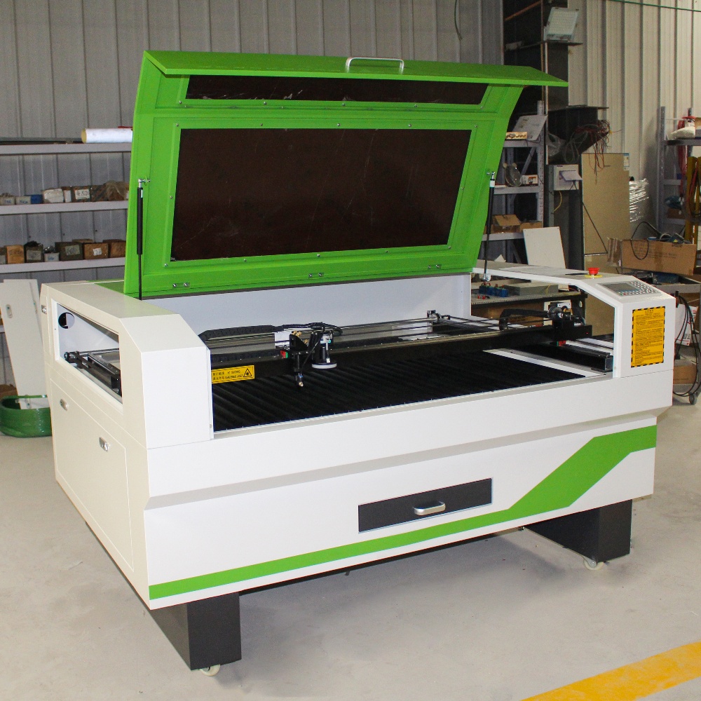 Why Do Manufacturers Use a co2 cnc laser cutter for Complex Designs?