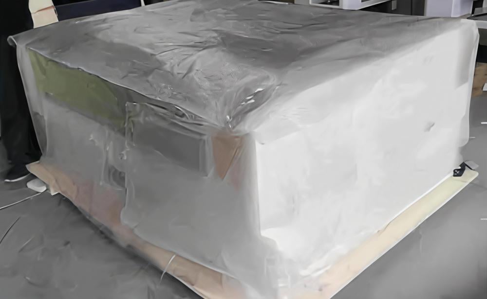 2.Wrapping with protective film.jpg