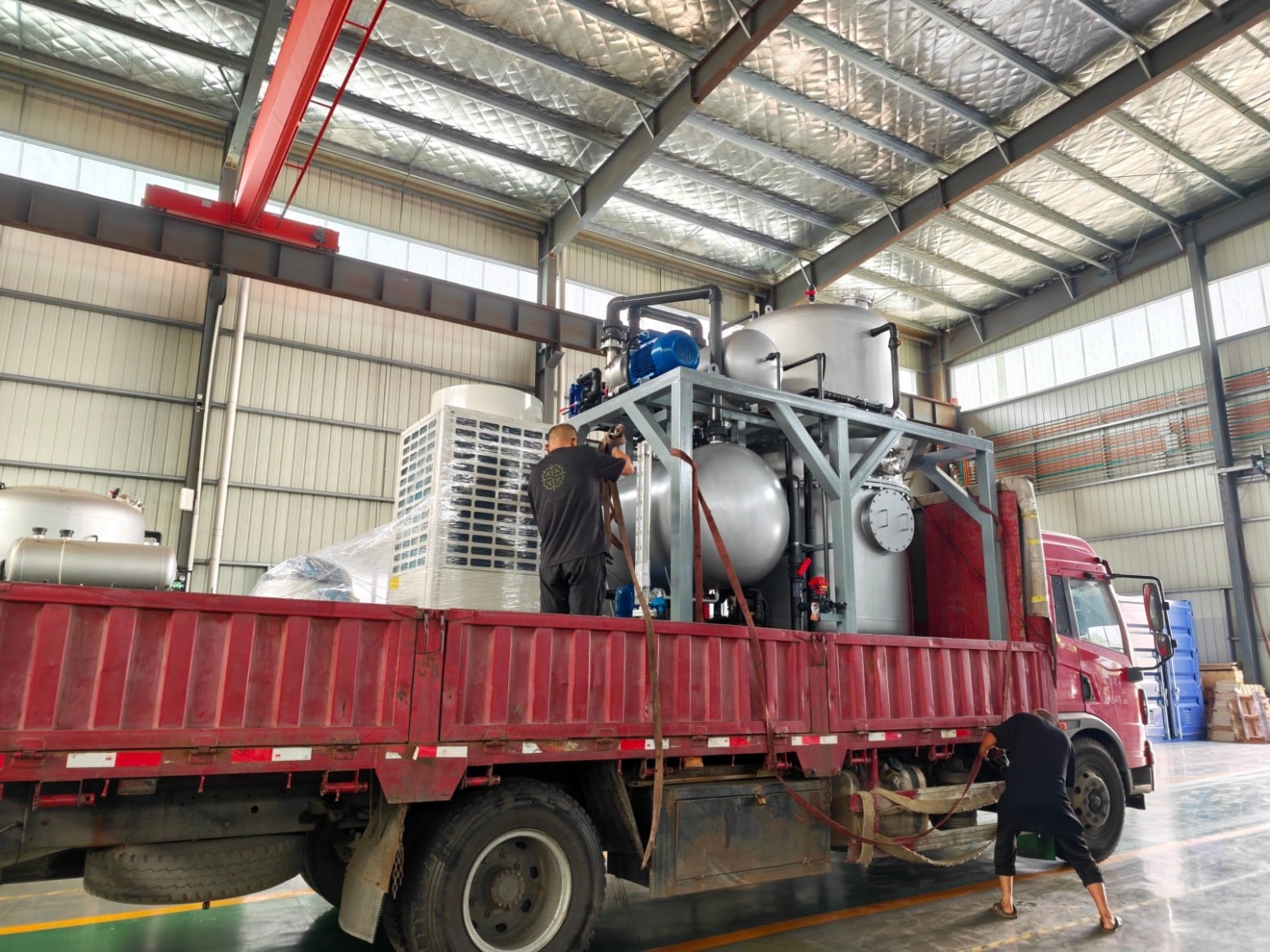 Automatic duplex steel 2205 low temperature heat pump Industrial Wastewater Treatment Evaporator Machine shipped