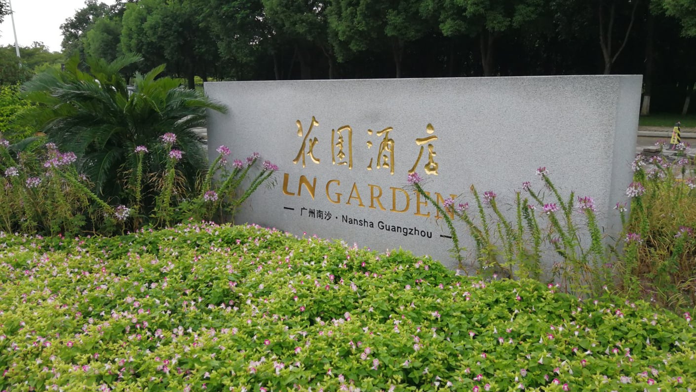 How to Choose a Reliable Signage Maker?