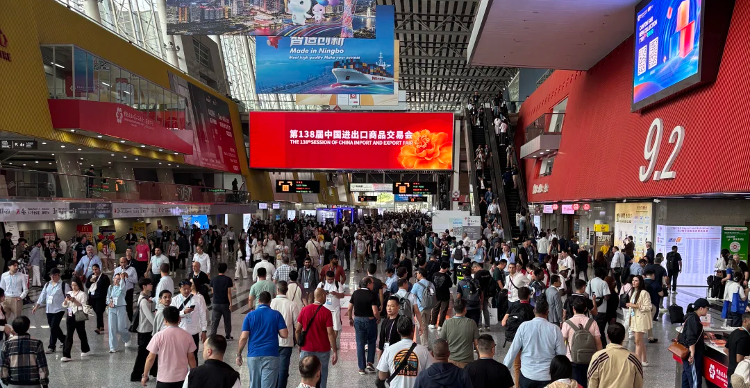 Canton Fair: Higit Pa sa Face-to-Face – Tuklasin ng ZIGO at mga Kliyente ang Mga Bagong Hangganan sa Signage at Wayfinding