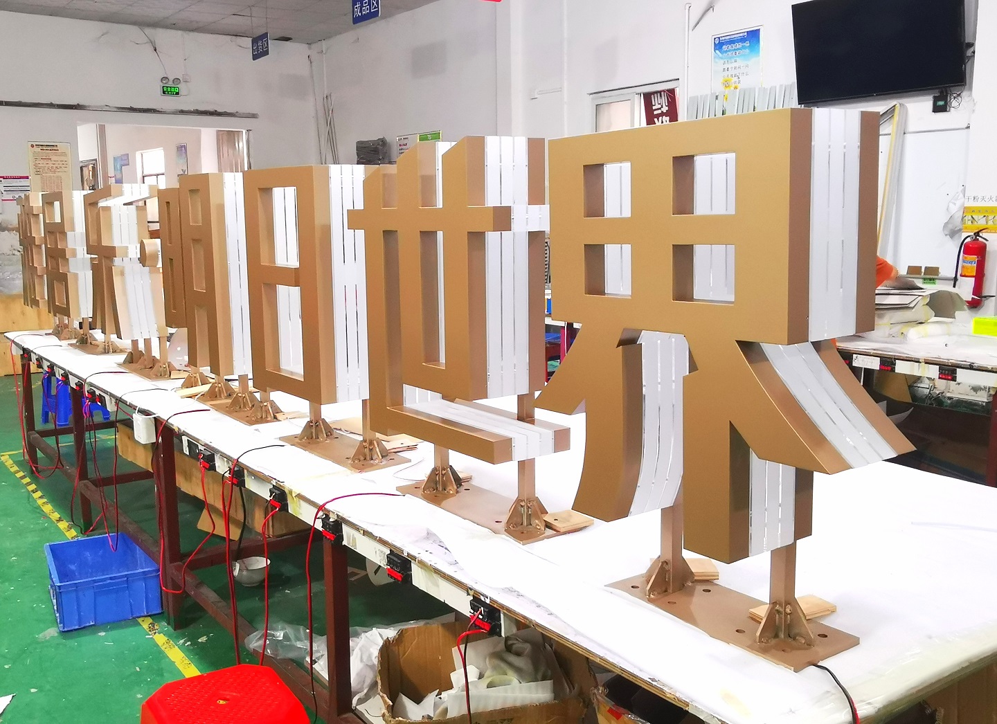 60景观字,双面不锈钢字壳中间七层亚克力叠加工艺1.jpg