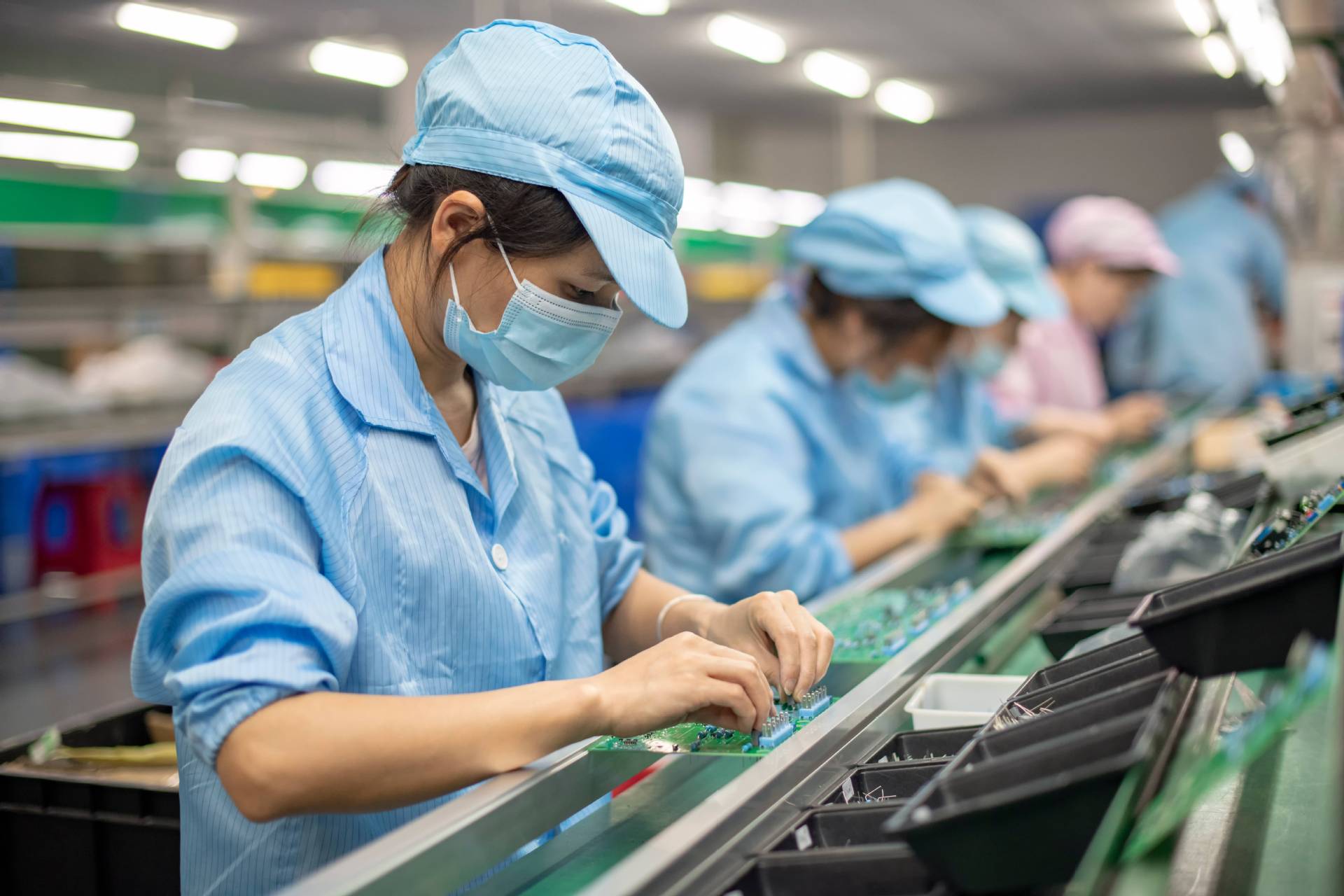 Dust-Free Precision ManufacturingWorkshop