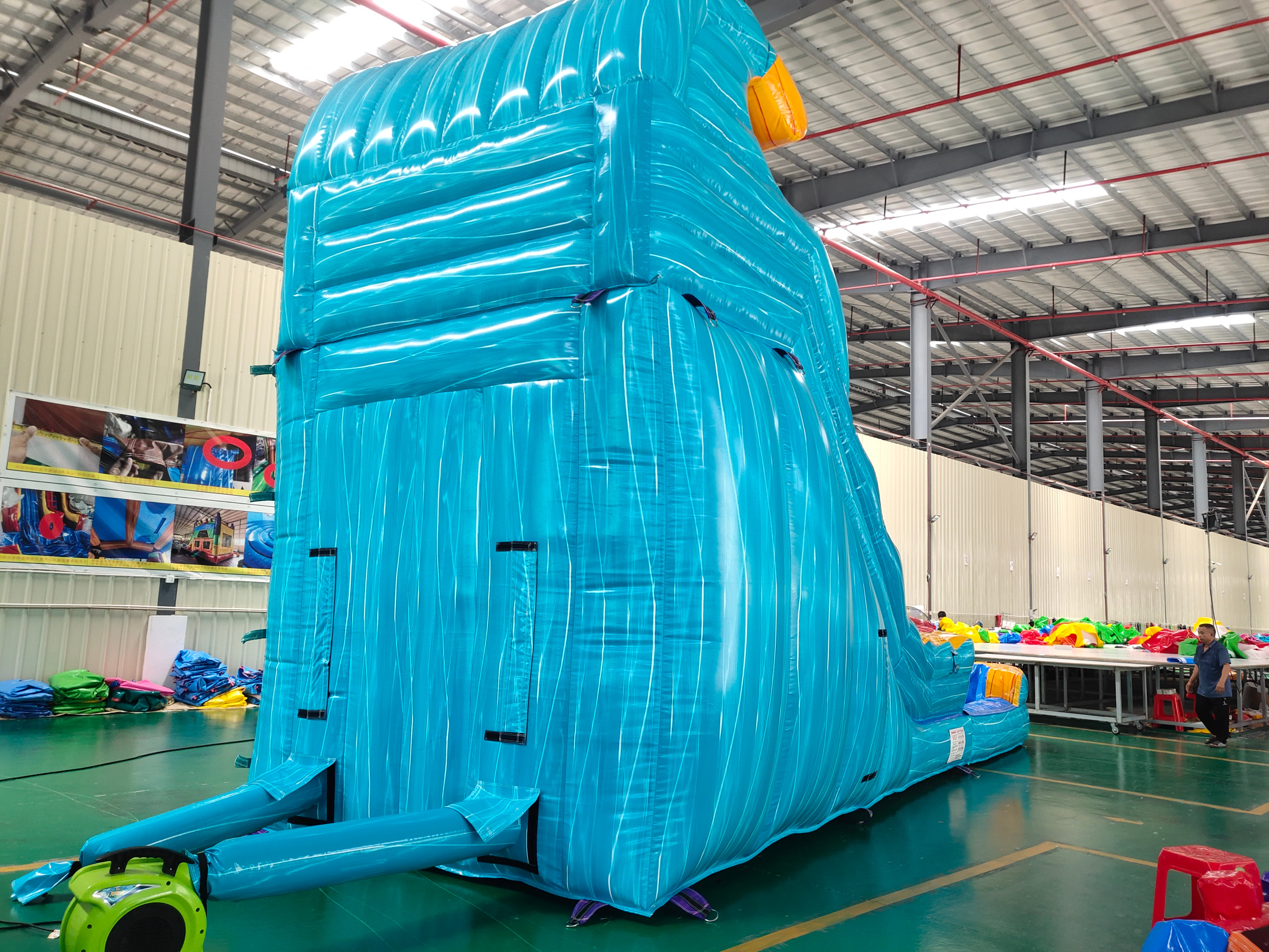 In-Stock Lake Blue Dual-Use Dry-Wet Inflatable Slide - Heavy Duty for Holiday Markets & Resort Water Activities
