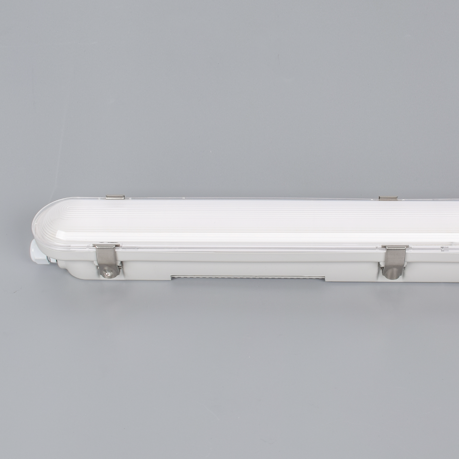 TP-06-18B2 840 607x75x70 mm 160 lm/W 18 W 2880 lm LED-Dreischutzleuchte