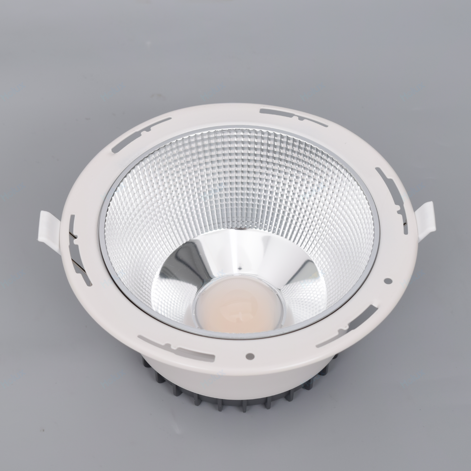 Kif Jagħmel l-Arkitetti l-Għażla t-Tajba tal-Downlight għall-Iddisinn tal-Illuminazzjoni bil-Liżzi?