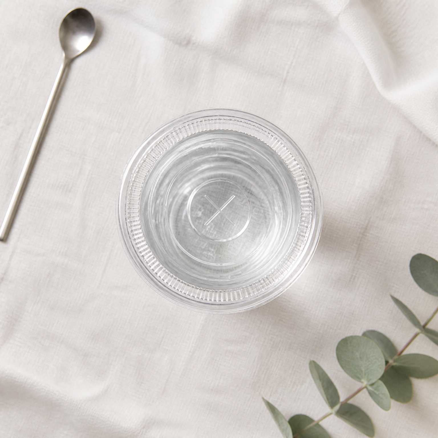 How Clear Plastic Cups Enhance Your Beverage Presentation
