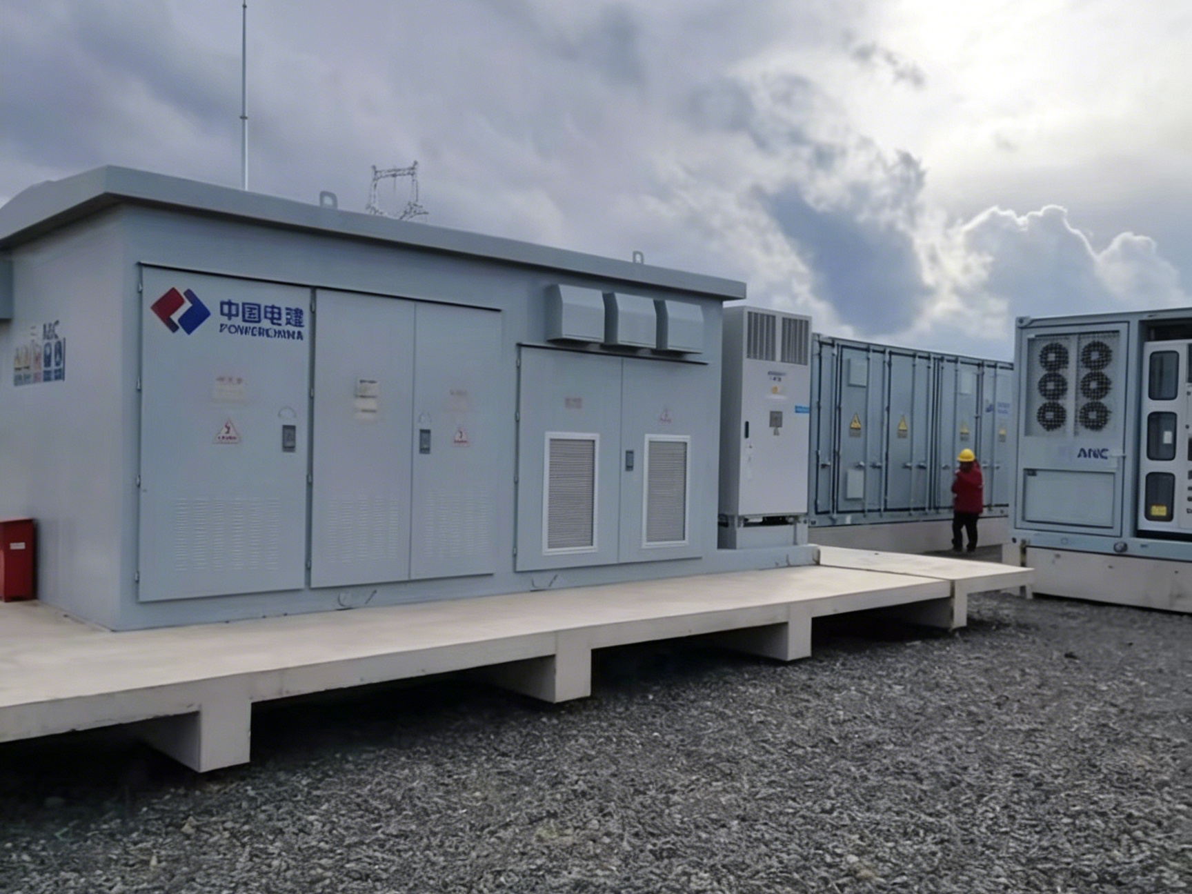 Système électrique d'une centrale solaire : où est utilisé le transformateur de puissance ?
