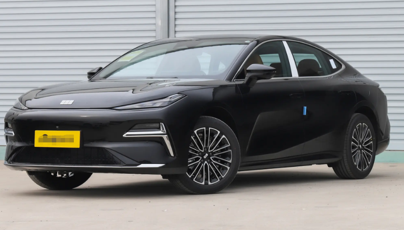 2026 New Geely Galaxy Xingyao 8 PHEV Sedan, Long Range Plug-in Hybrid, Fast Charging, Smart Cockpit, 5-Seater, for Wholesale