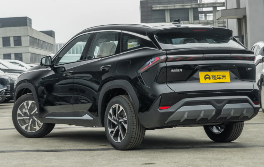 2026 New Geely Galaxy L7 PHEV SUV, Long Range Plug-in Hybrid, Fast Charging, Smart Cockpit, 5-Seater, for Wholesale