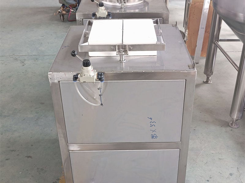 Maßgeschneiderte pneumatische Käseschneideblockschneidemaschine