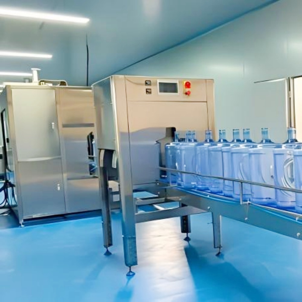What Makes a 5 Gallon Water Bottling Machine Ideal for Small Businesses?